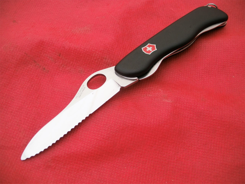 ) -  Victorinox Sentinel