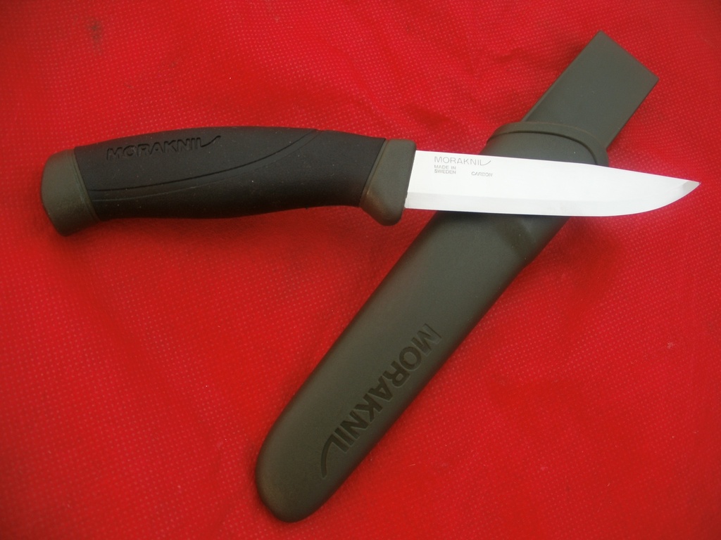 ) Morakniv Companion